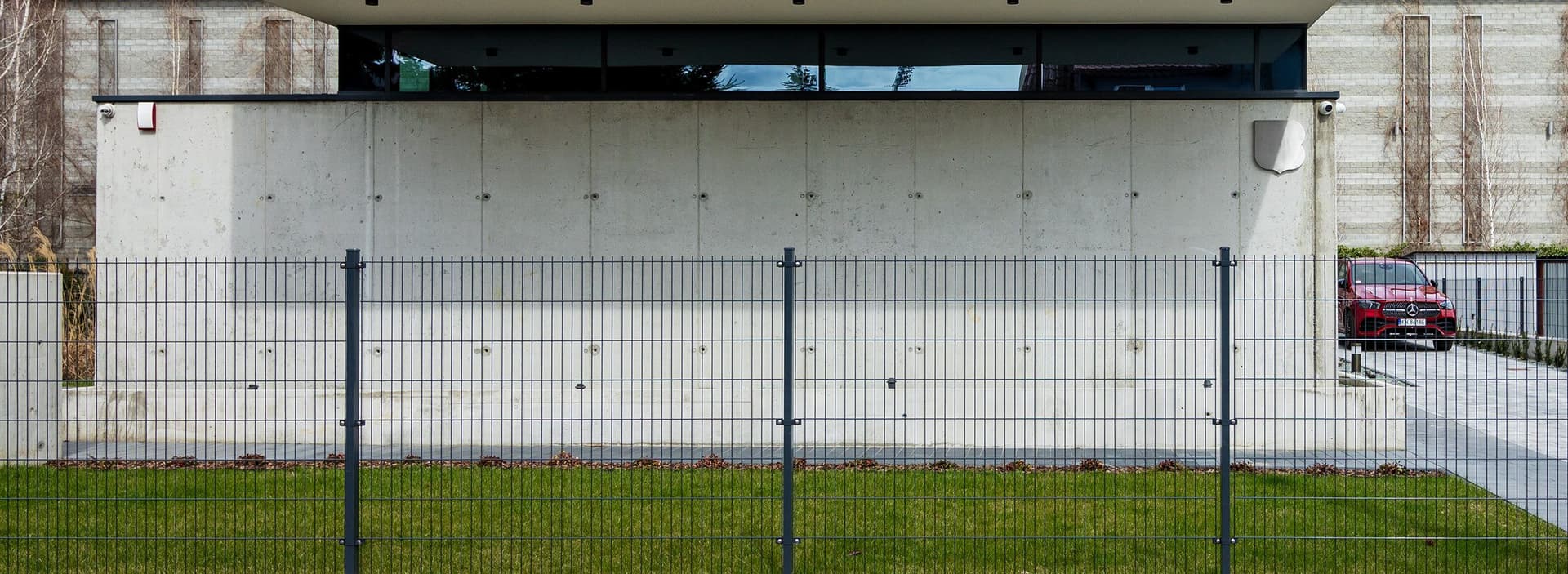 Moderne Zaunsysteme für stilvolle und sichere Grundstücke