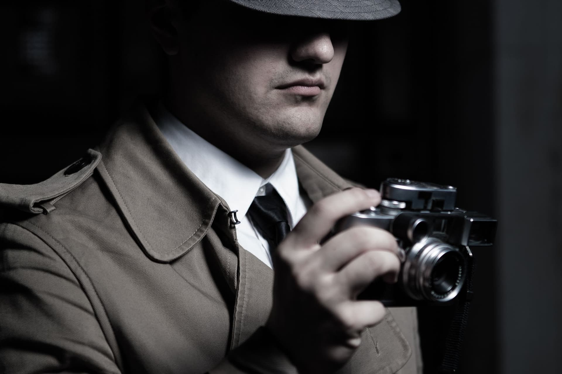 The Midnight Caller: Ein Detektei Schorndorf begegnet der Dunkelheit