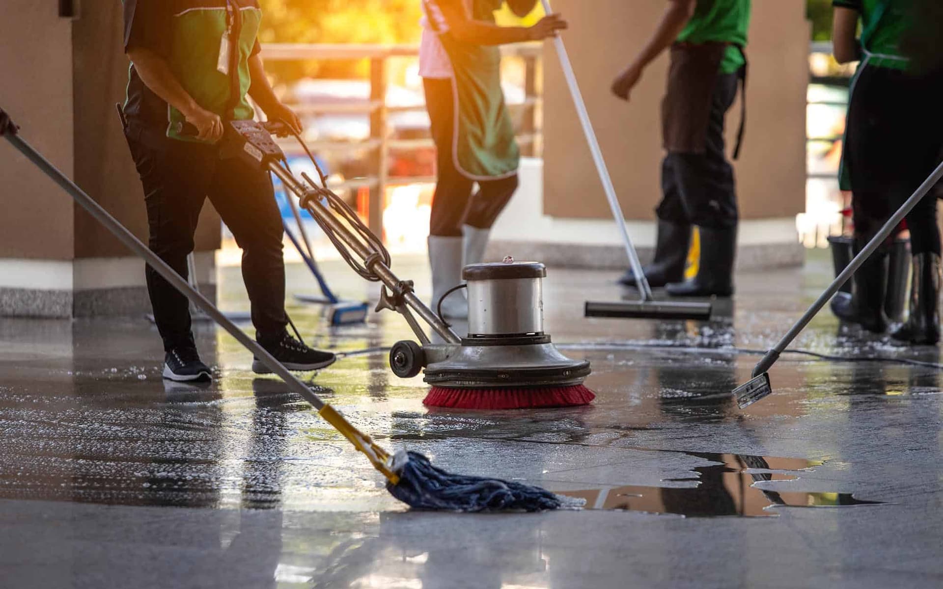 Gebäudereinigung mit höchsten Qualitätsstandards für dauerhaft saubere Immobilien