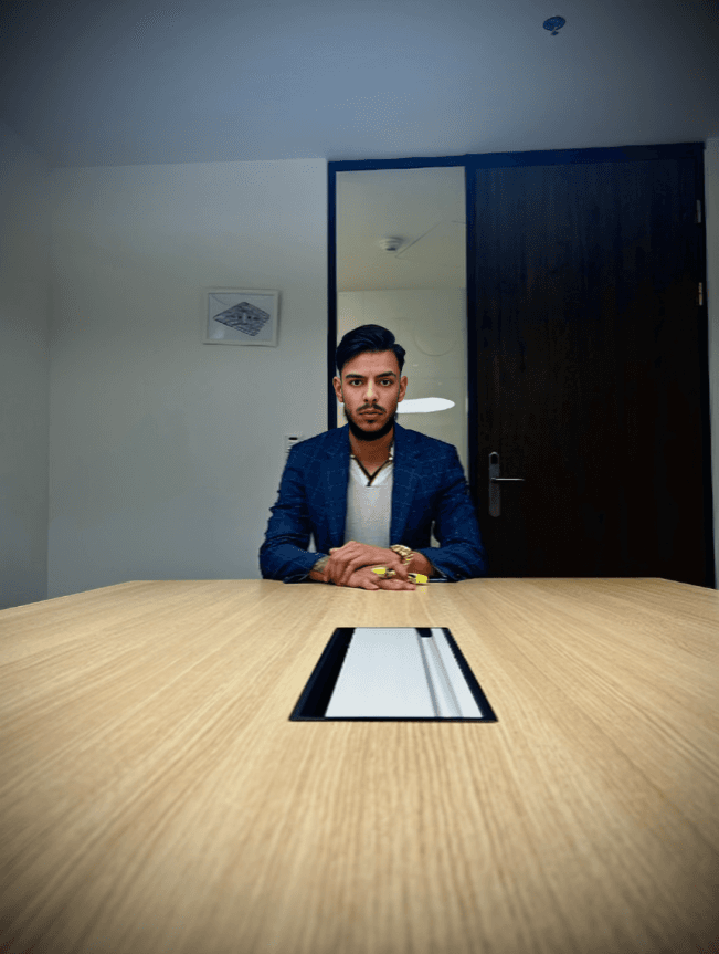 Justin Schwarzott: Ein visionärer Unternehmer und seine Erfolgsgeschichte mit derSchwarzott Capital Partners AG und der Schwarzott Global LLC