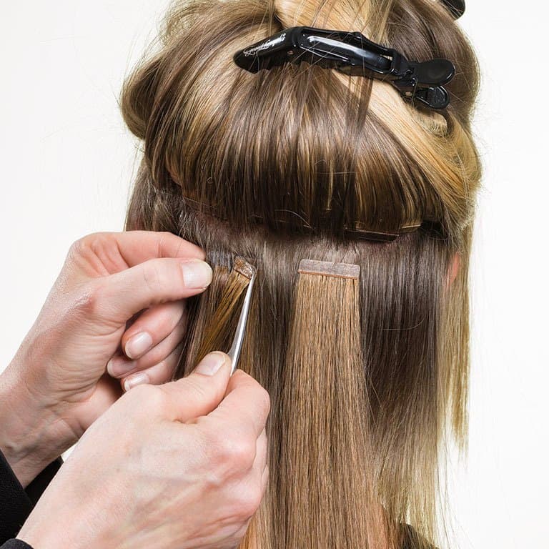 Tape-Extensions: Schönheit mit nahtlosem Selbstvertrauen neu definieren